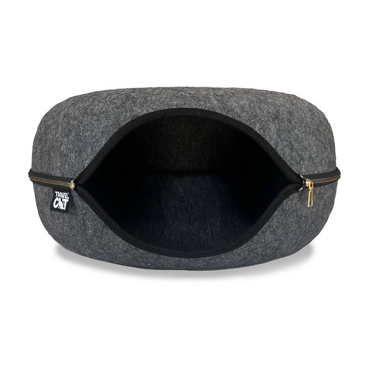 Travel Cat | Your Cat Backpack – Engroshandel Seng - Kat – „Doughnut!“ Cat Hideaway Cave & Bed - Hyggelig Chic Pet Bed