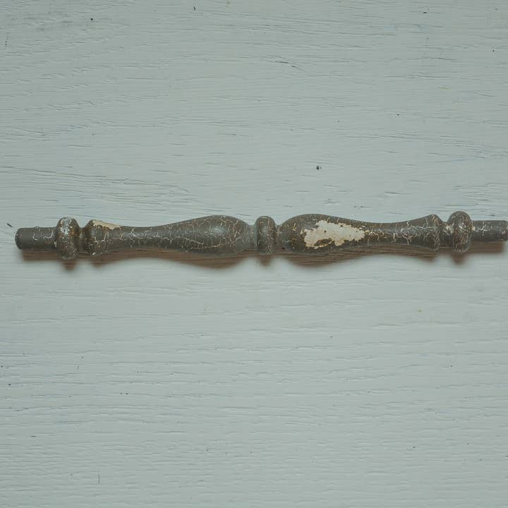 Bluebird Nest Boutique - Wholesale Ornament - Charcoal Chippy Spindle- Small 6"6