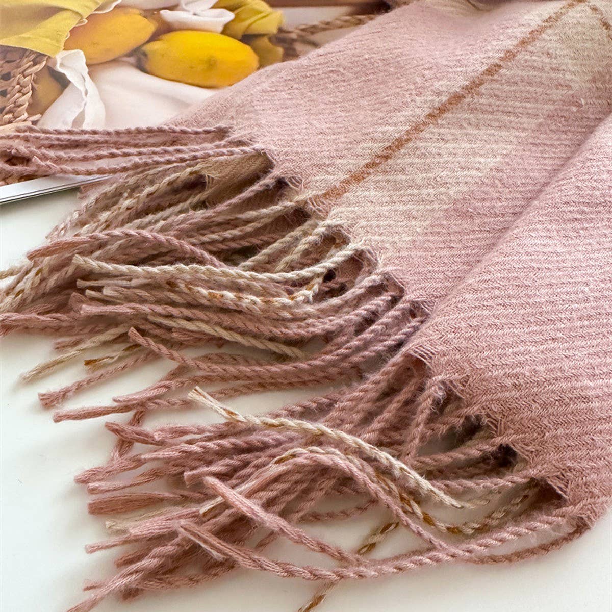 NINEXIS - Wholesale Scarf - Women's - CWASC03374_STYLISH BRITISH PLAID FEEL SCARF UNISEX6