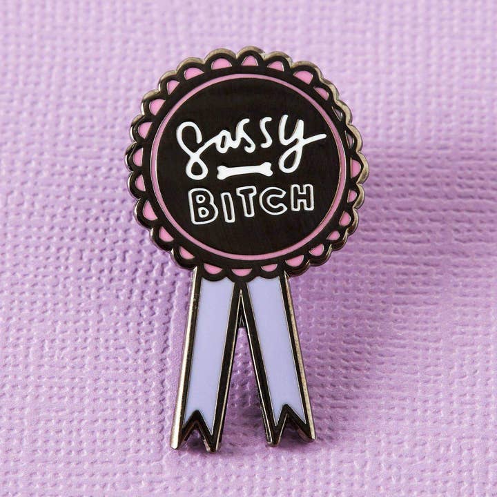 Sassy Hündin Emaille Pin für den Großhandel von Punky Pins