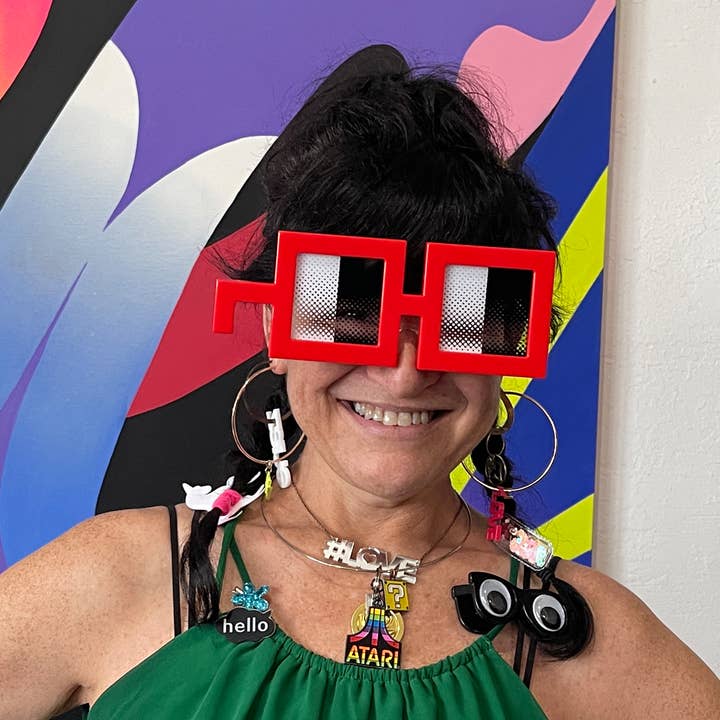 Bigshot Toyworks - Wholesale Gag Gift/Novelty Gift - Bigshot Noggles in Classic Red12