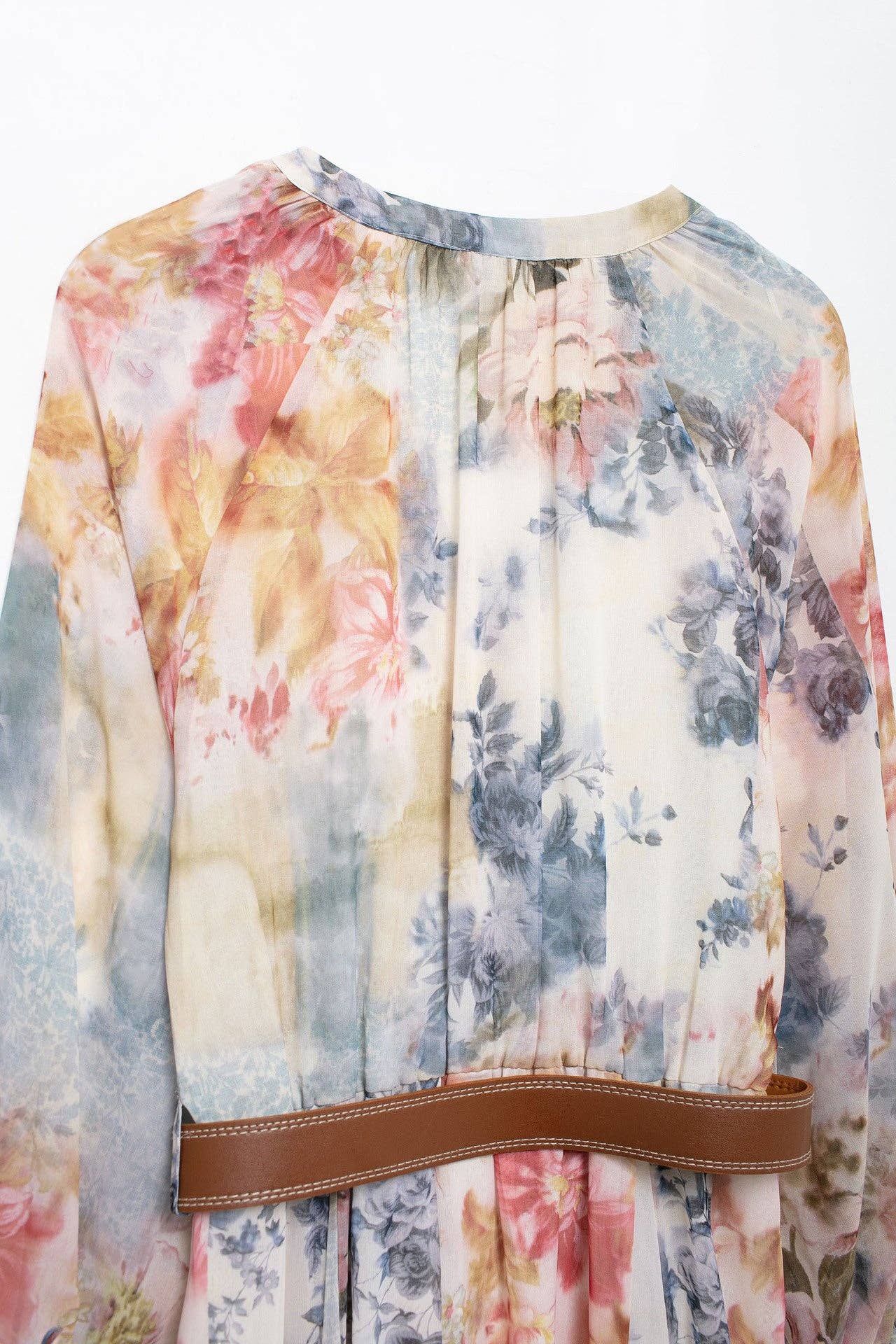 Som vist Efterår V-hals Kjole Euro Chic Print Batik for engroshandel på Faire6