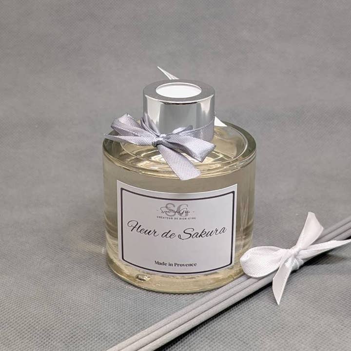 Diffuseur à bâtonnets PREMIUM – Fleur de Sakura | 125 ml pour la vente par Sarl SdG / Souffle de Gaïa