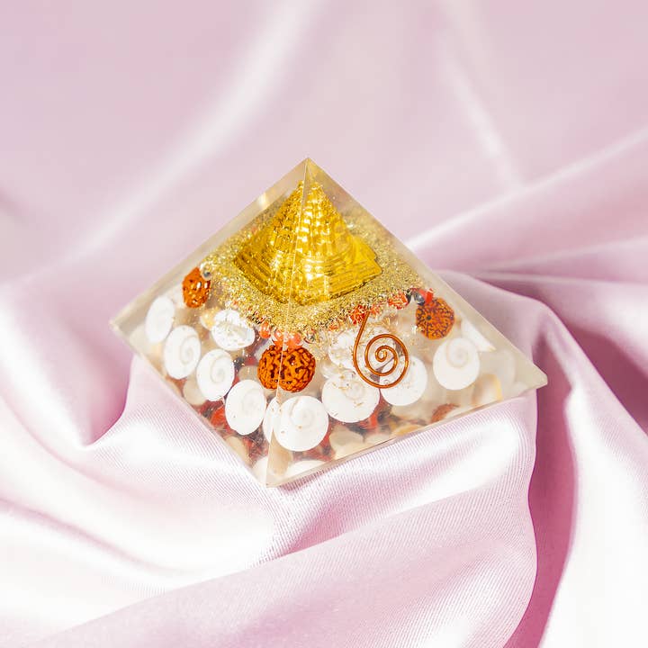 Soothing Crystals - Wholesale Spiritual Stone/Crystal - Orgone Pyramid | Gomti Chakra Pyramid | Healing Crystal7