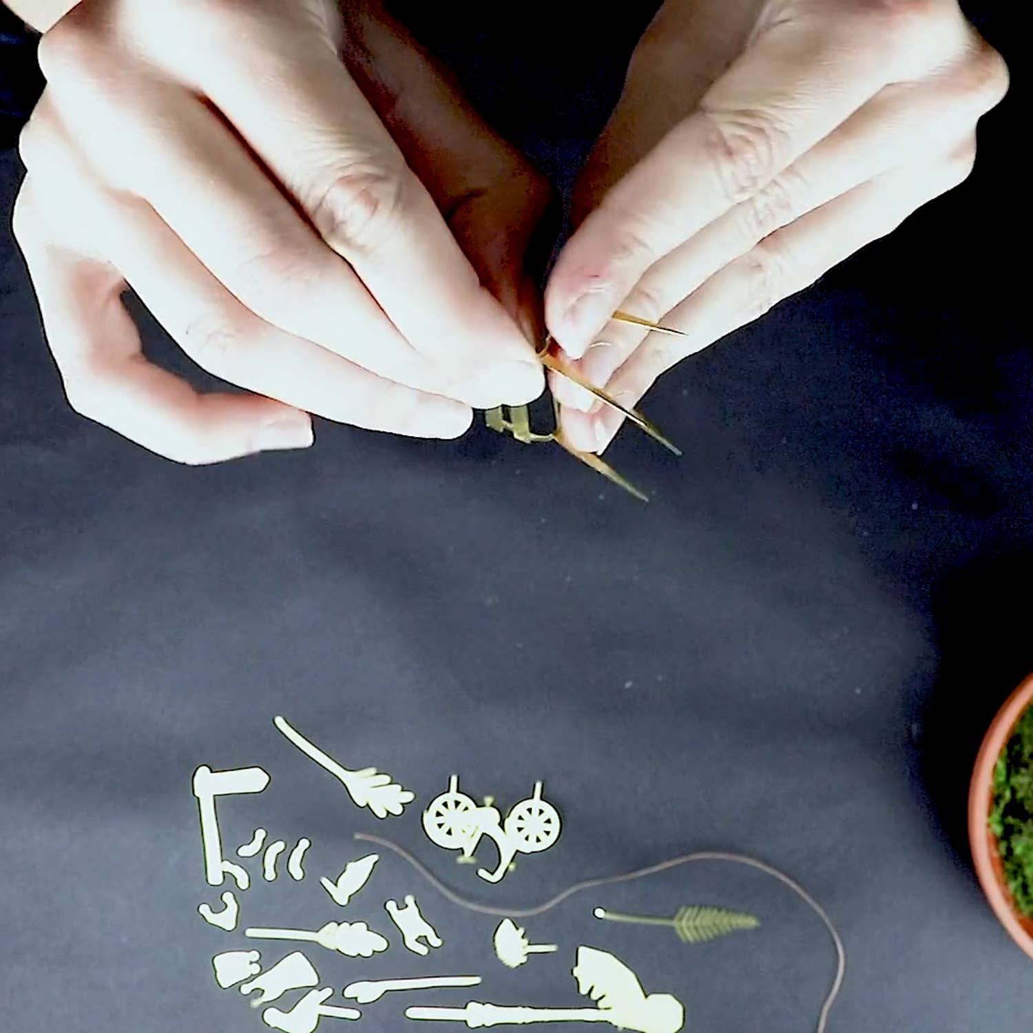 Botanopia USA - gifts , decor and cards for plant lovers - Wholesale Garden/Lawn Stake - Tiny Bike Adventure for your plants2