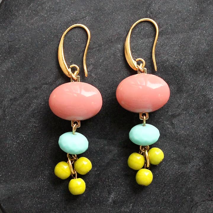 David Aubrey Jewelry - Wholesale Dangle Earrings - KYLE29 vintage coral glass and chartreuse earrings0