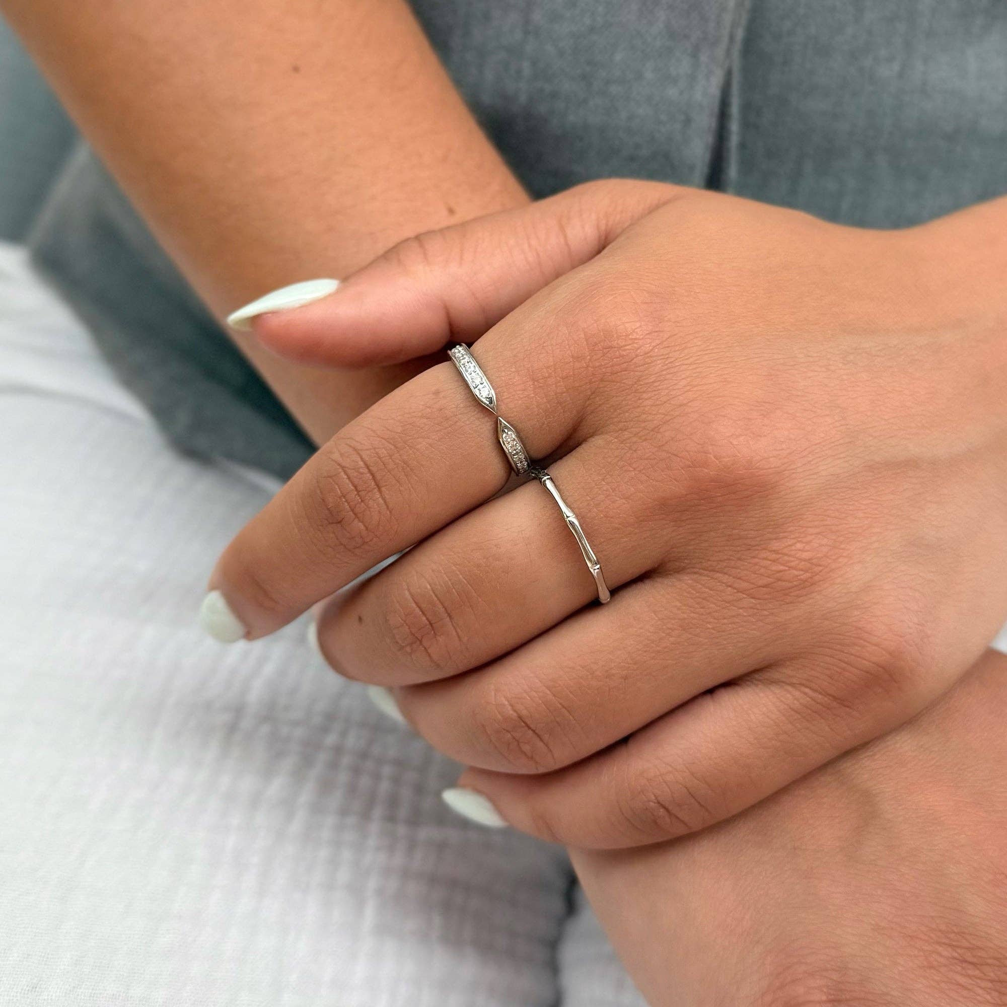 MAI DESIREE – wholesale Band/stacked ring – HALLIE DAINTY SILVER BAMBOO RING BAND2