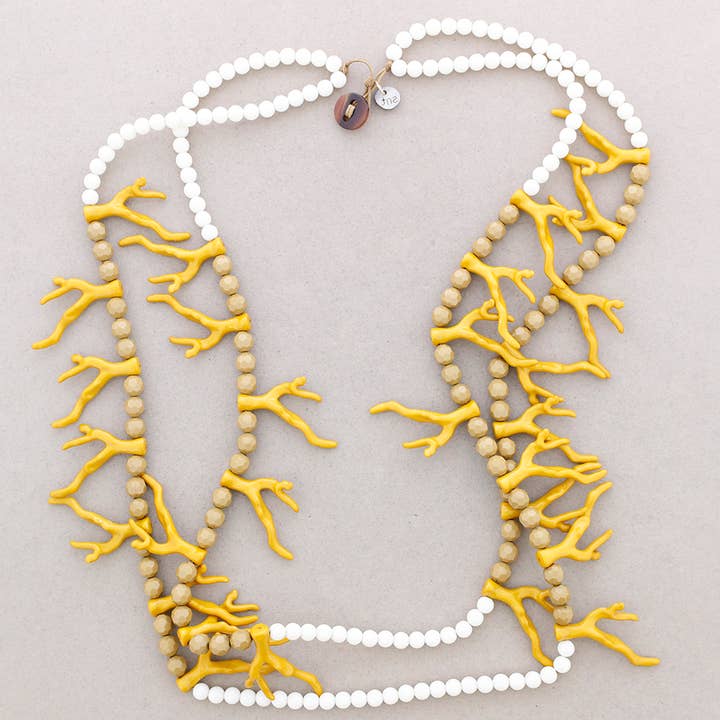 Halsband med dubbel rad av harts och korallkulor för wholesale av Sonata