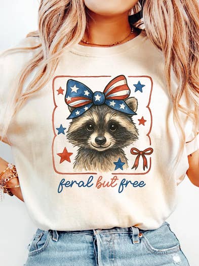 T-shirt raton laveur sauvage mais libre pour la vente par Boho Bloom Emporium