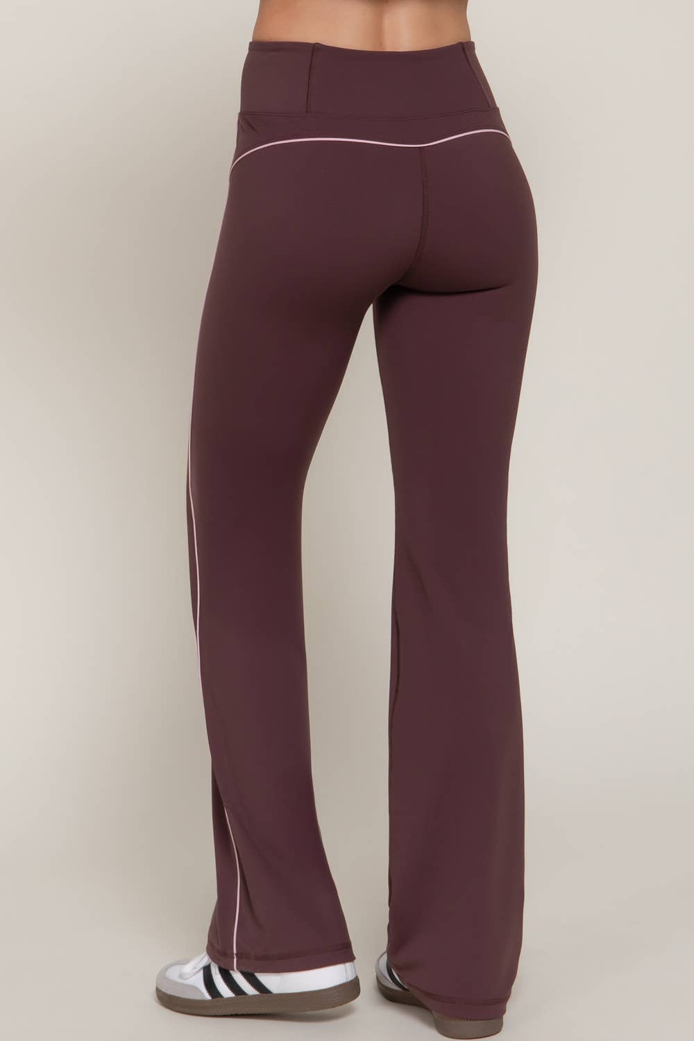 Active Basic | Active USA – wholesale Träningsbyxor – Dam – Träningsbyxor med midjeband och kontrasterande passpoaldetaljer13