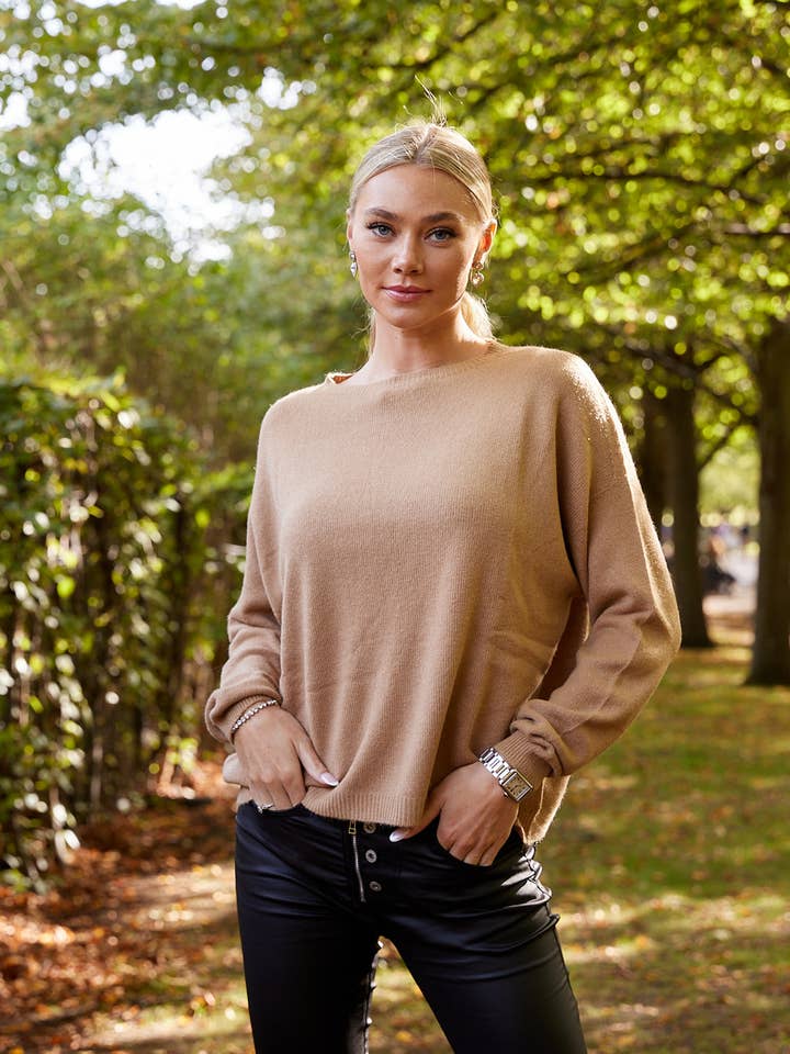 Chelsea – Viscose Blend Sweater In Beige for wholesale by Y LONDON