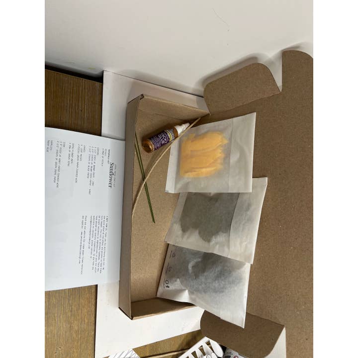 Petals and Pearls Design - Wholesale DIY Craft Kit - Crepe Paper Rolled Sunflower Kit2