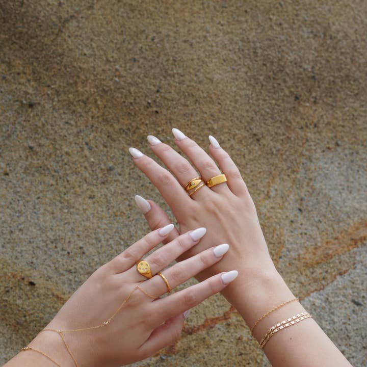 May Martin - Wholesale Link & Chain Bracelet - Hand Chain3