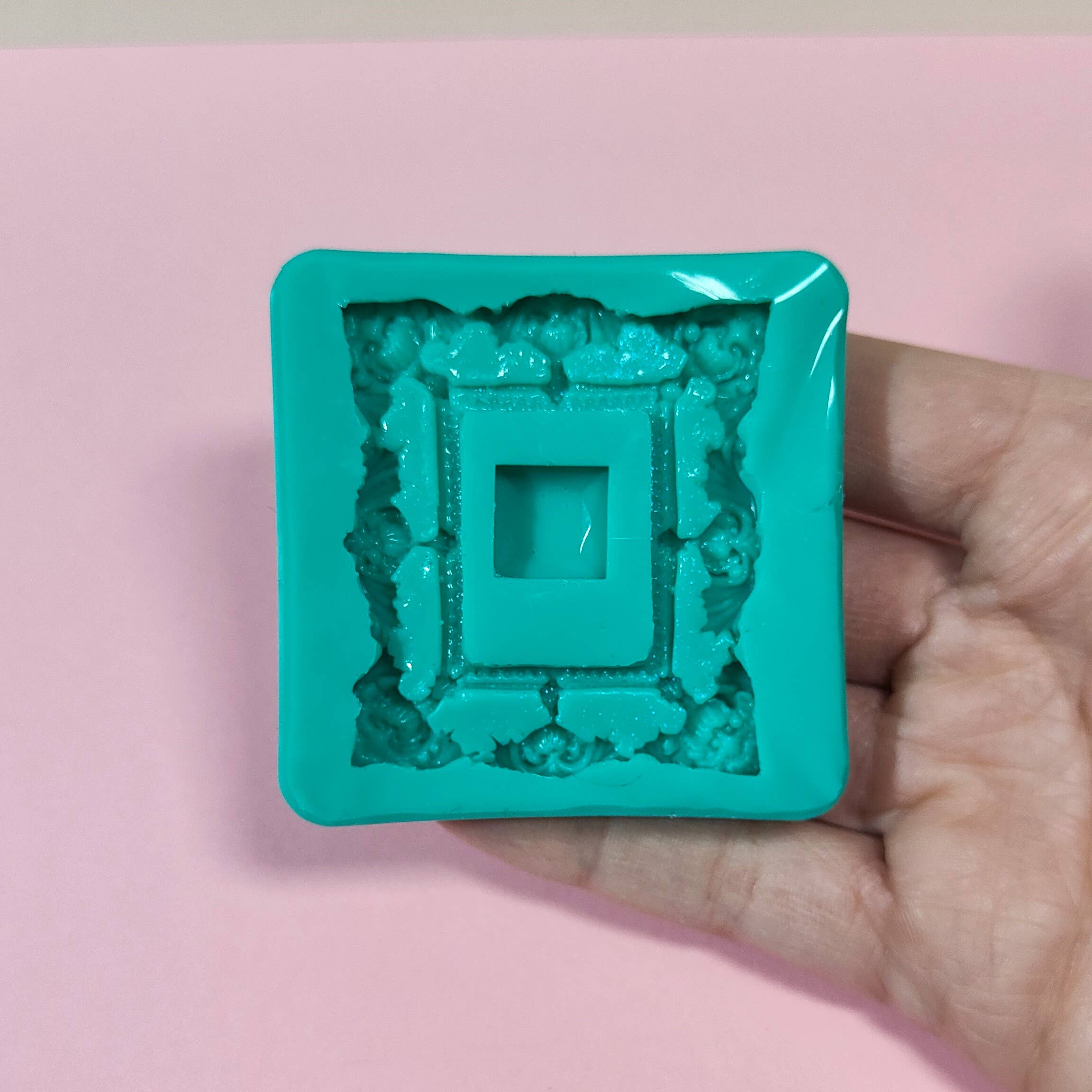 Serena Creazione di Serena Stampone - Wholesale DIY Craft Kit - Decorative Frame Mold in silicone for resin, wax, and plaster1