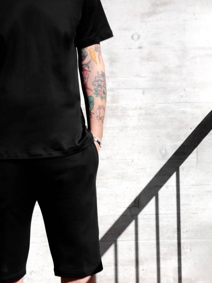 DOGOODS – wholesale T-shirt – men's – O OO Black T-shirt