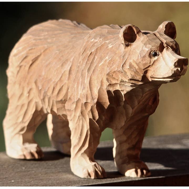 Carved walking bear for wholesale by LES SCULPTEURS DU LAC