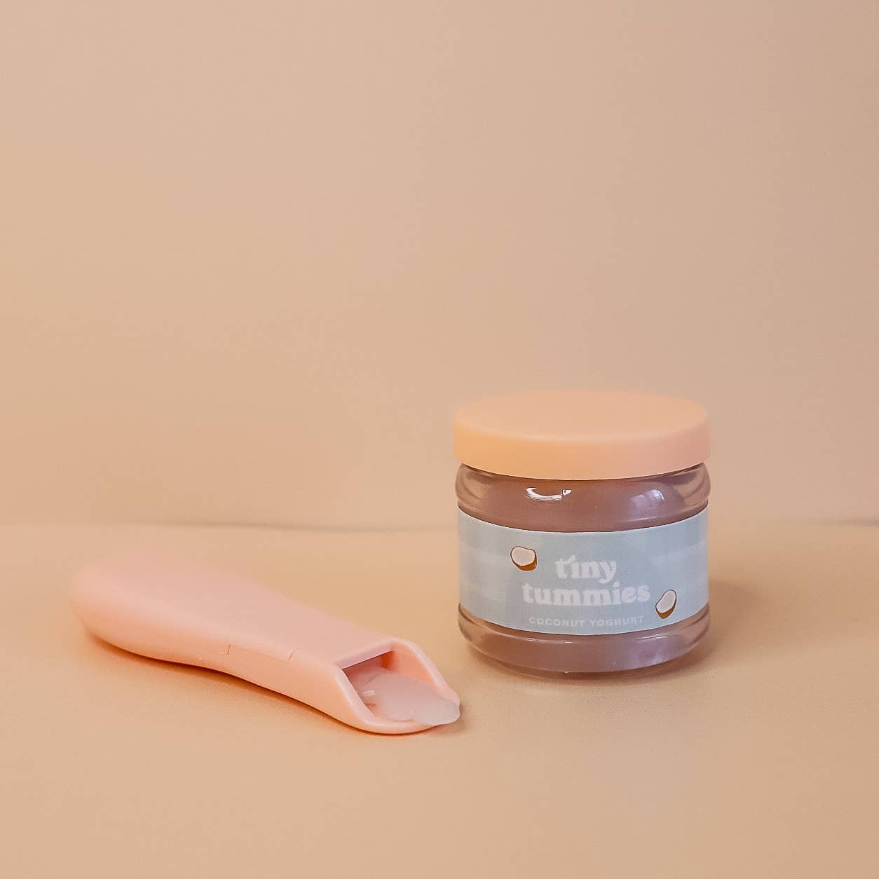 Tiny H – Großhandel Puppenzubehörset – Kinder – Tiny Tummies Kokosnuss-Joghurt-Glas-Set1