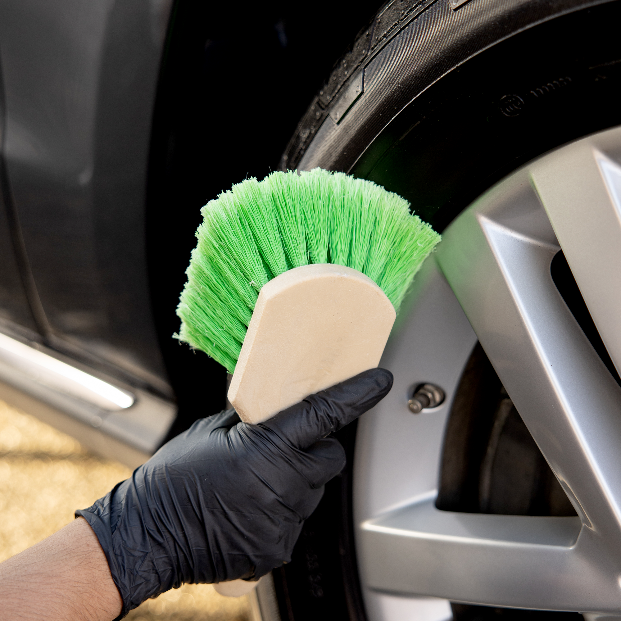 Proje Products - Vente Produit de nettoyage pour voitures - Brosse pour lustrer les pneus3