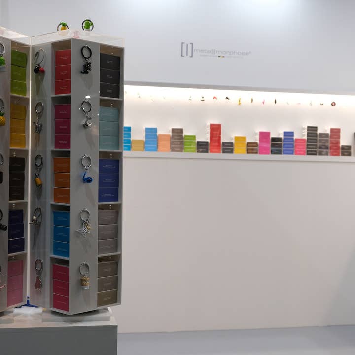 Anew International Corp. - Wholesale Keychain - Unisex - AUDIO CASETTE KEYRING10