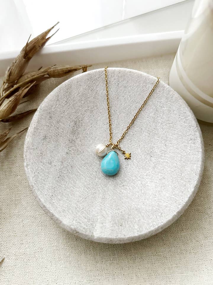 8025JN - Tessa Perlenkette aus vergoldetem Material für den Großhandel von Renee and Renae | Formerly The Katz Meow Creations