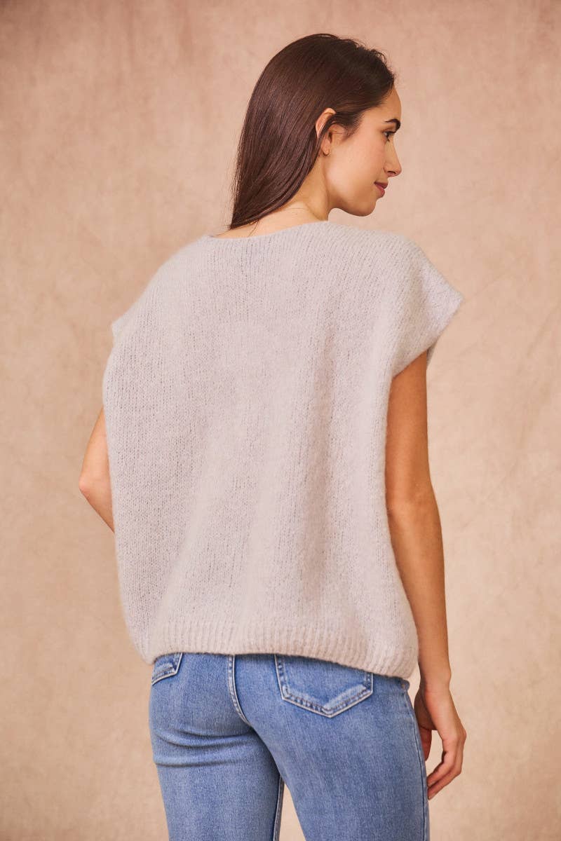 Calie Paris - Wholesale Knit Sweater - Women's - Kid Mohair Sleeveless Cardigan3