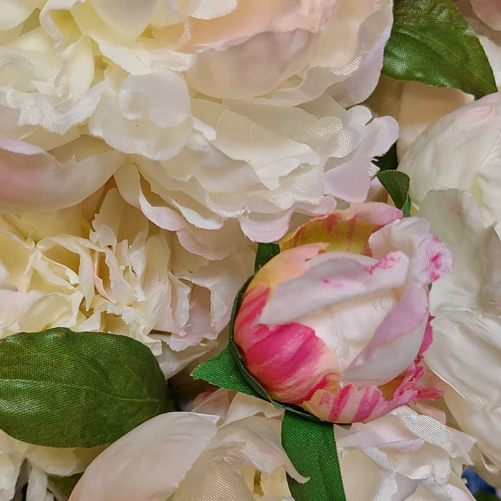 1947 / Berkeley Florist Supply – wholesale Artificial flowers – Elegant Silk Peonies