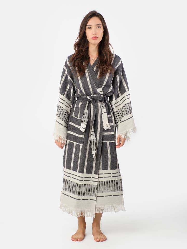 Abito Atena - Nero per la vendita all'ingrosso da parte di MARSIKOH