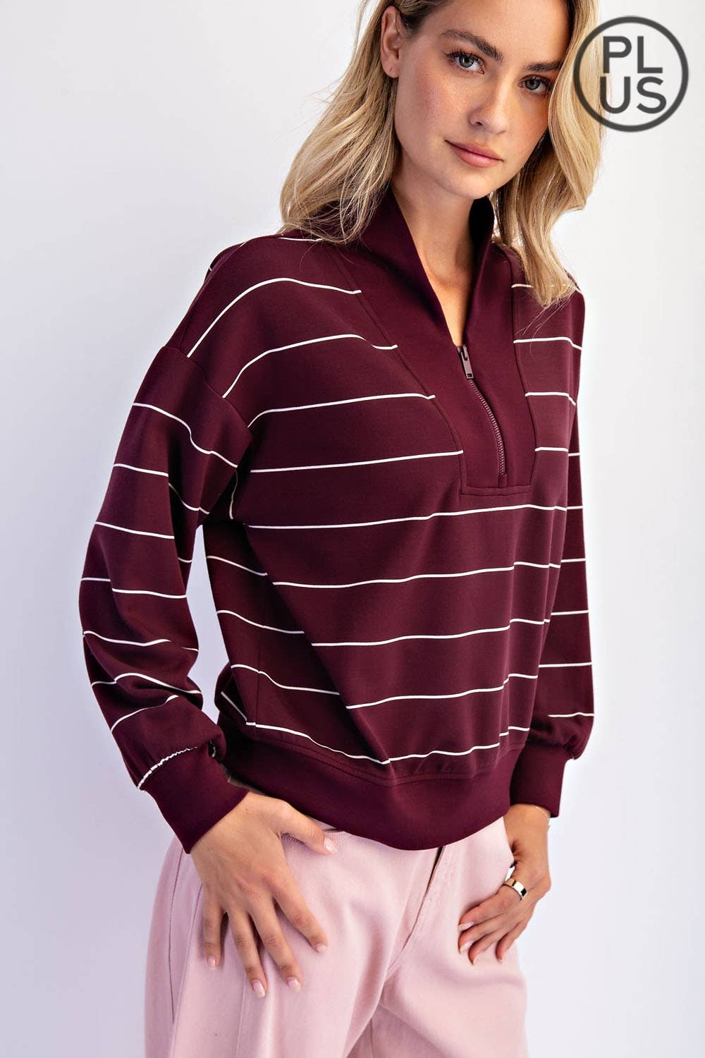 Rae Mode - Vendita all'ingrosso Felpa - Donna - GIACCA SCUBA A RIGHE IN MODAL TAGLIA FORTE CON SCOLLO A V11