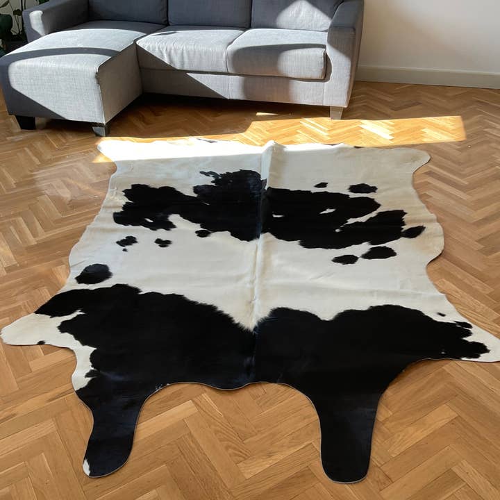 GRINFURS SL - Venta al por mayor Alfombra pequeña - Alfombra de cuero vacuno blanco y negro1