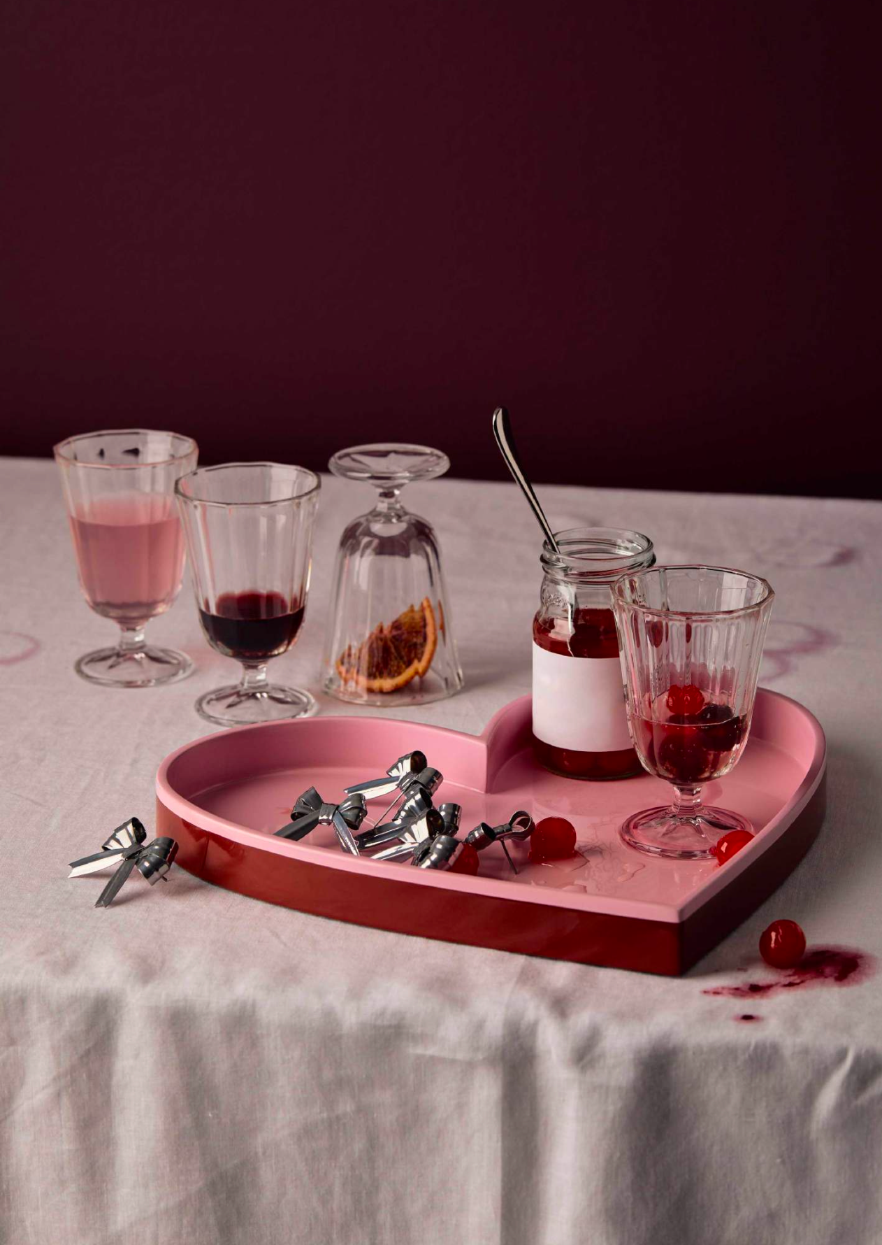 Host Home - Wholesale Decorative Tray - PINK HEART LACQUER TRAY 1