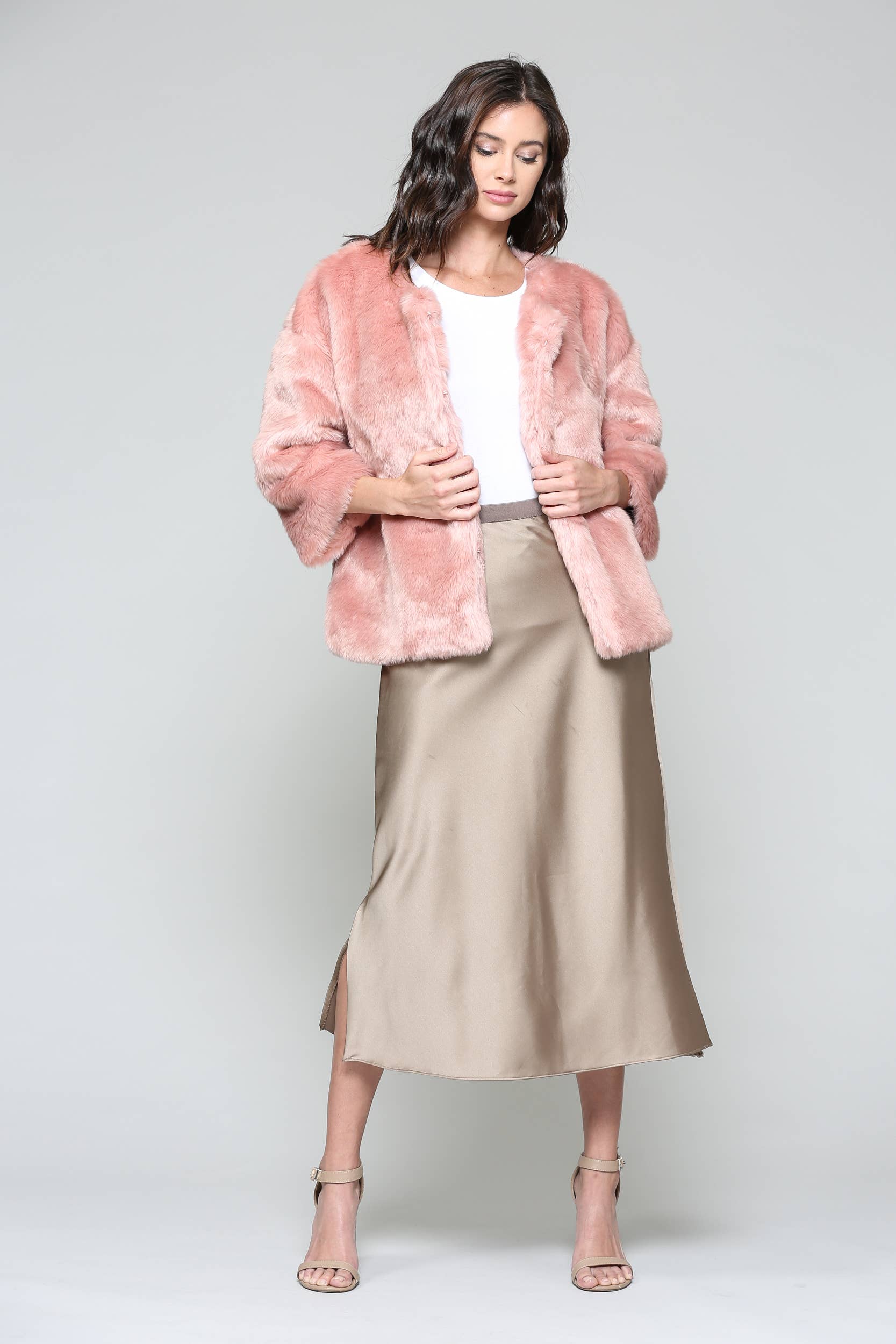 Joh Apparel - Wholesale Fur/Faux Fur Coat - Women's - Roxy Fur Coat8