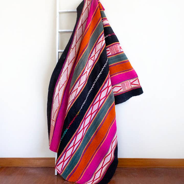 Heirloom Rug (RG-HEI-0611) for wholesale by VINLOOM by Shupaca