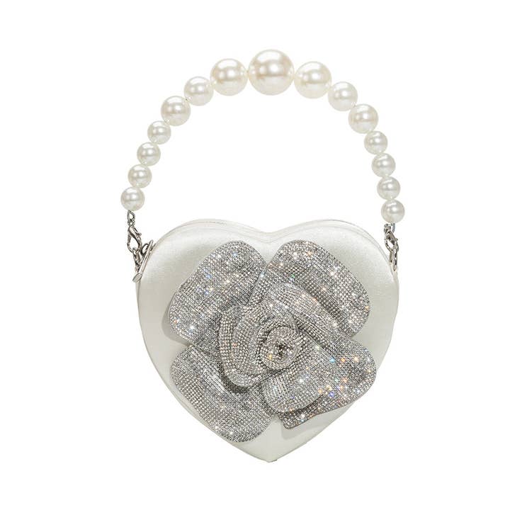 Bolsa de tiracolo Mila White Satin & Pearl Heart por atacado de Melie Bianco