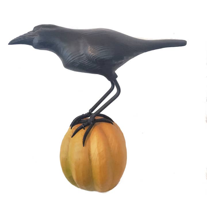 Three Points Design - Venta al por mayor Figura decorativa - Cuervo sobre calabaza1