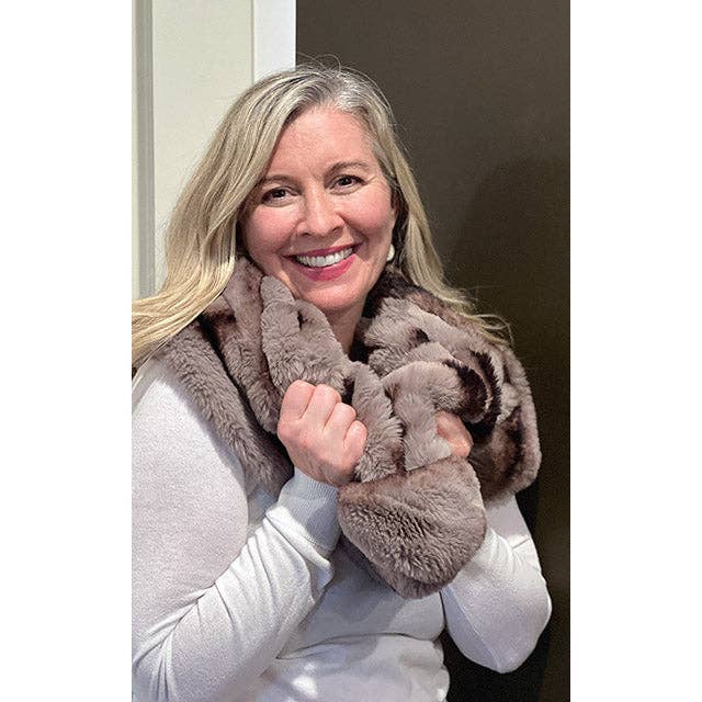 PANDEMONIUM - Wholesale Wrap - Women's - Shoulder Wrap - Assorted Royal Opulence Faux Fur3