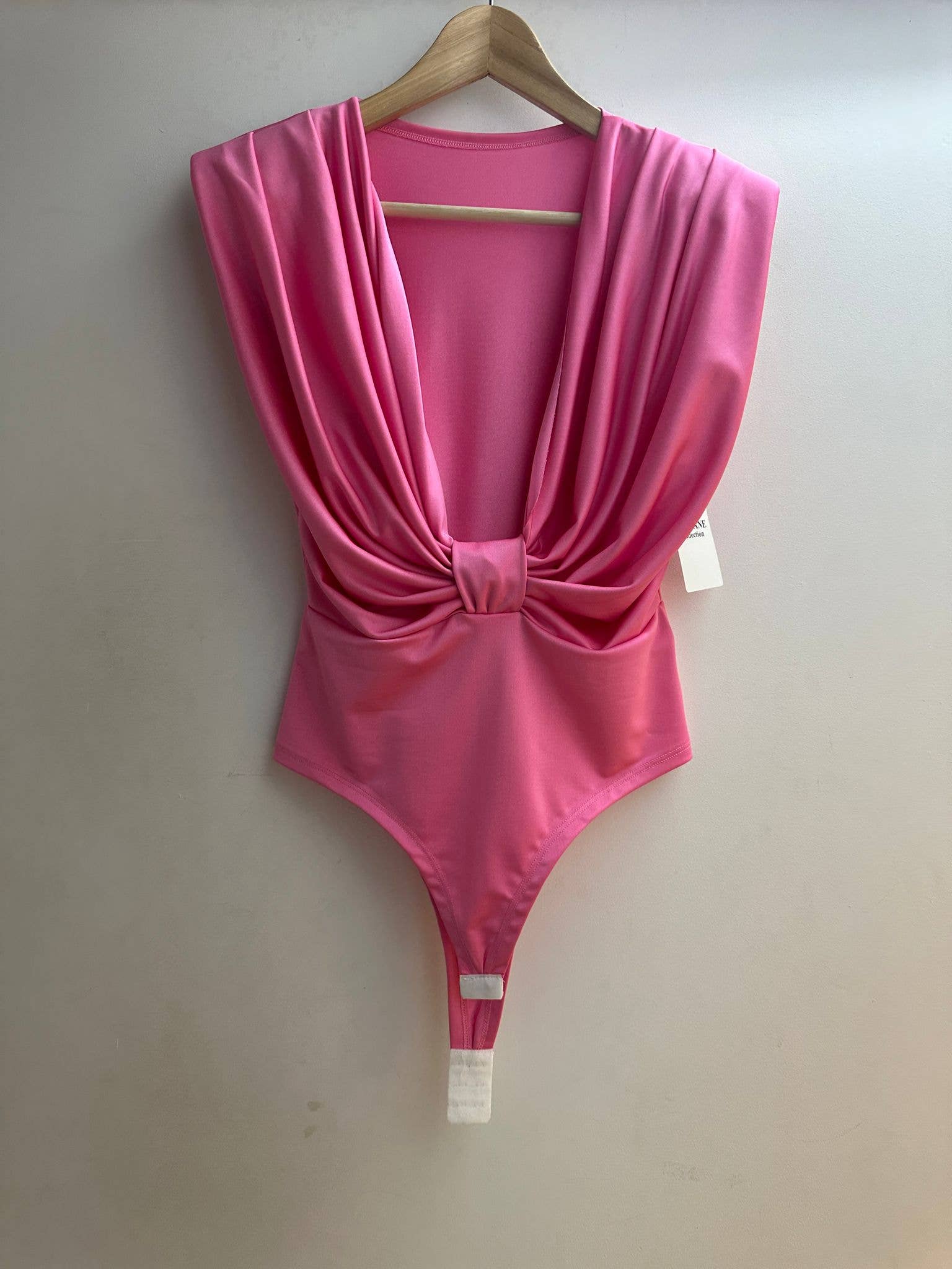 LORIANE – Großhandel Body – Damen – Uni-Body ohne Ärmel mit V-Ausschnitt, Einheitsgröße9