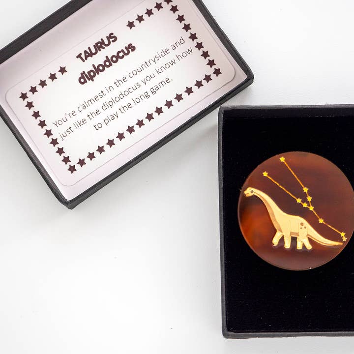 TAURUS diplodocus dinosaurus dierenriem met horoscoophanger voor wholesale door designosaur