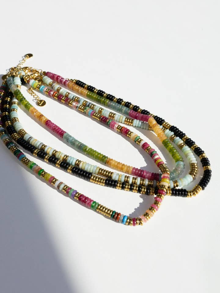 Joan Mehrfarbige Halskette mit Perlen und Steinen || Farbe wählen für den Großhandel von BELJOY