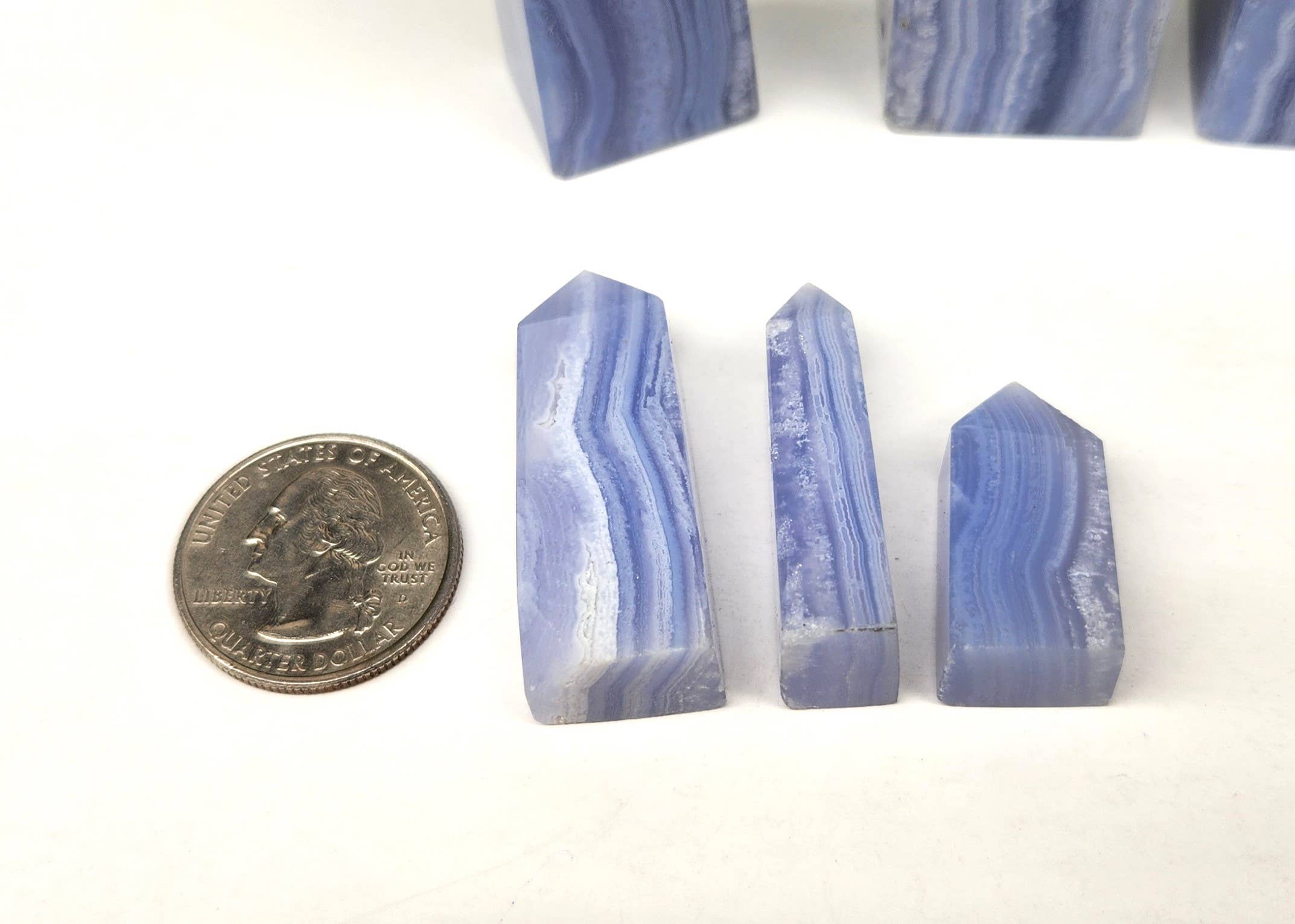 Meraki Gemstones – Engroshandel Spirituelle sten og krystaller – Blue Lace Agate obelisktårne i 0,5 lbs trin7