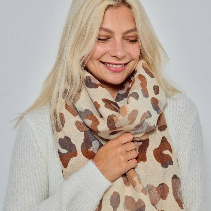 BYREN | ÉLINE L'ATELIER - Wholesale Scarf – Women's - Wool scarf with leopard pattern FL205DF2