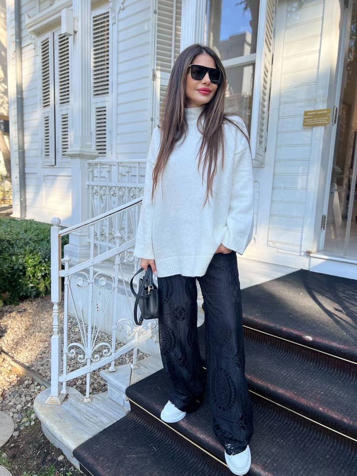 MAXMILA PARIS - Wholesale Knit Sweater - Women's - VALICA turtleneck sweater with flared cut0