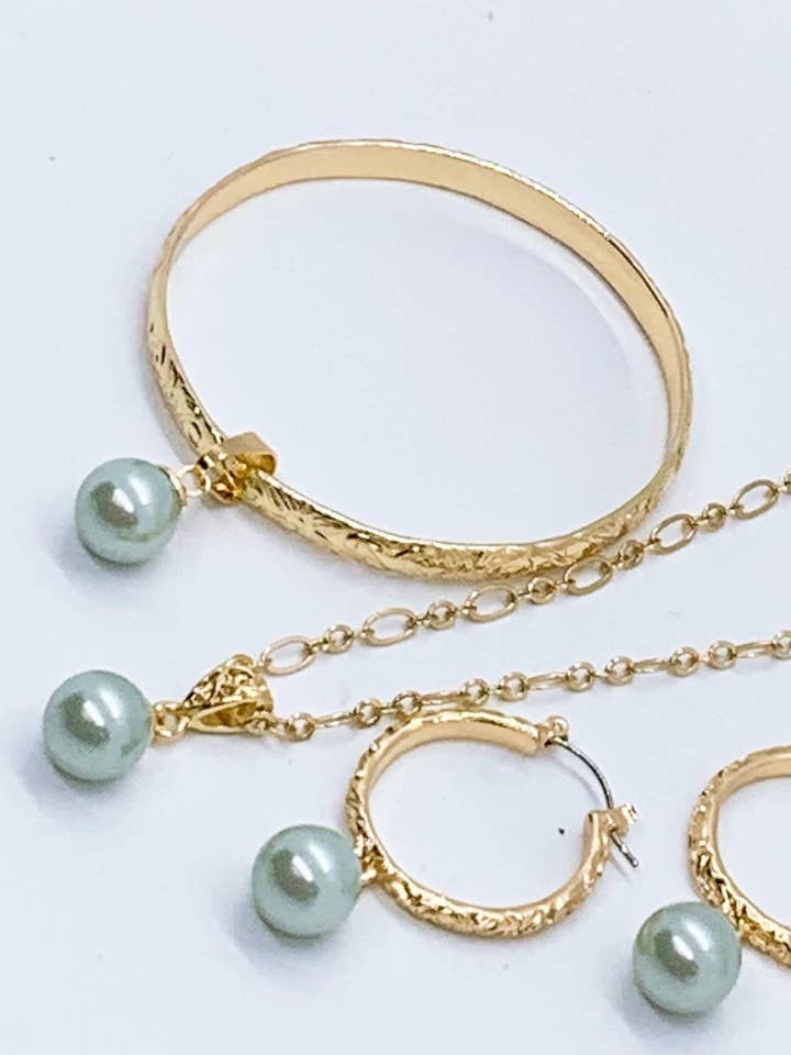 Hawaiian Pattern Turquoise Color Shell Pearl Hamilton Gold Set Bracelet (5mm), Hoop Earrings, Necklace Set for wholesale by Anela's Jewelry