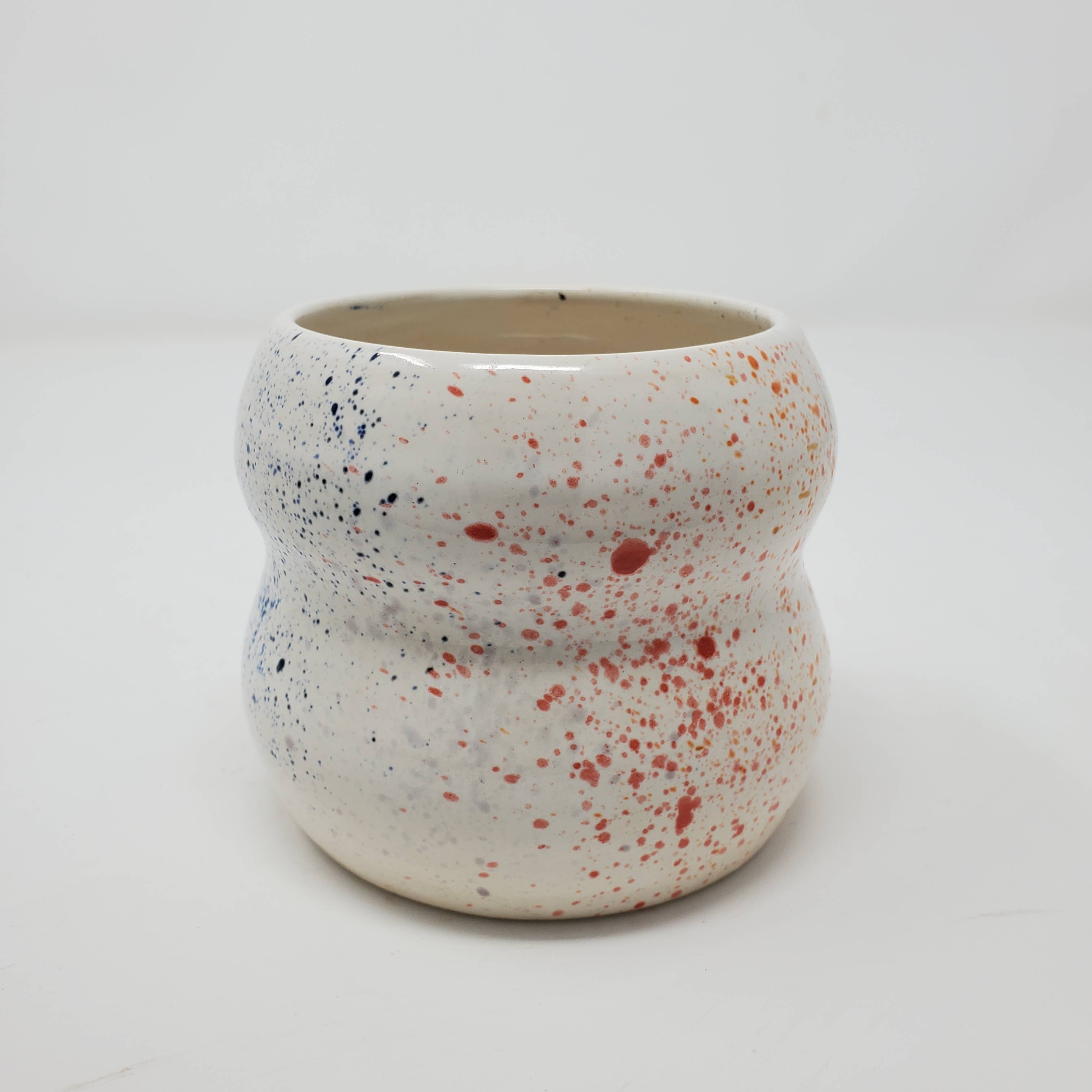 LaLa Gallery - Wholesale Plant Pot - Speckled Curvy Planter0