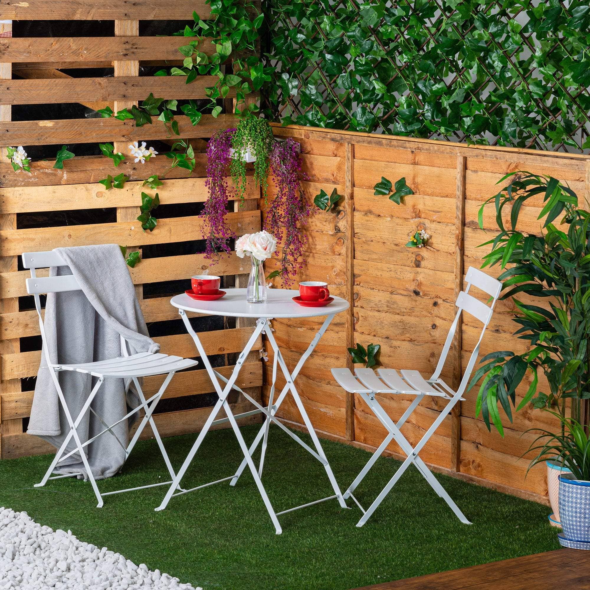 Rinkit Ltd – wholesale Patio set – Harbour Housewares 3 Piece Sussex Bistro Set - Square - White1