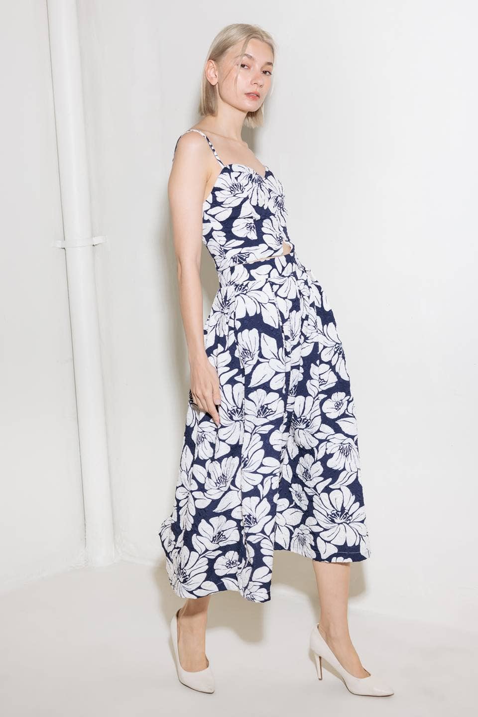 MARINA Top corto tejido con textura estampada - FT1451 AZUL MARINO de venta al por mayor en Faire3