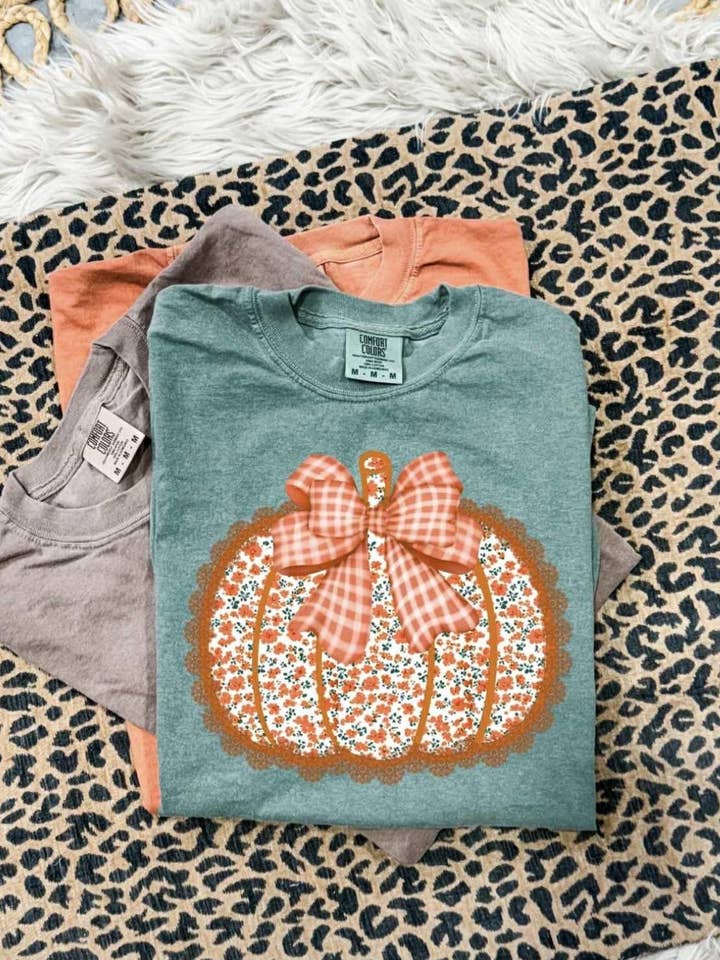 ZZ Threadz - Wholesale Screen Printed T-Shirt - Women's - Fall Lace Pumpkin Comfort Colors Colorblast Graphic Tee0