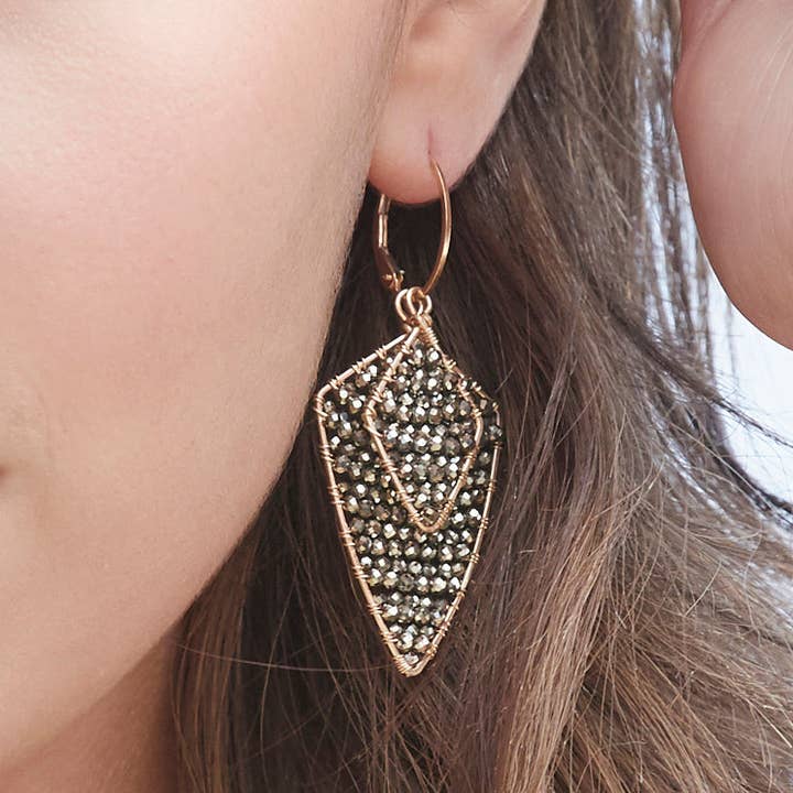 Ohrringe der Göttin für den Großhandel von Mabel Chong