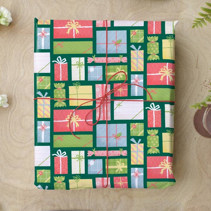 Feuilles de papier cadeau rétro pour la vente par Oh So Nice Design Co.