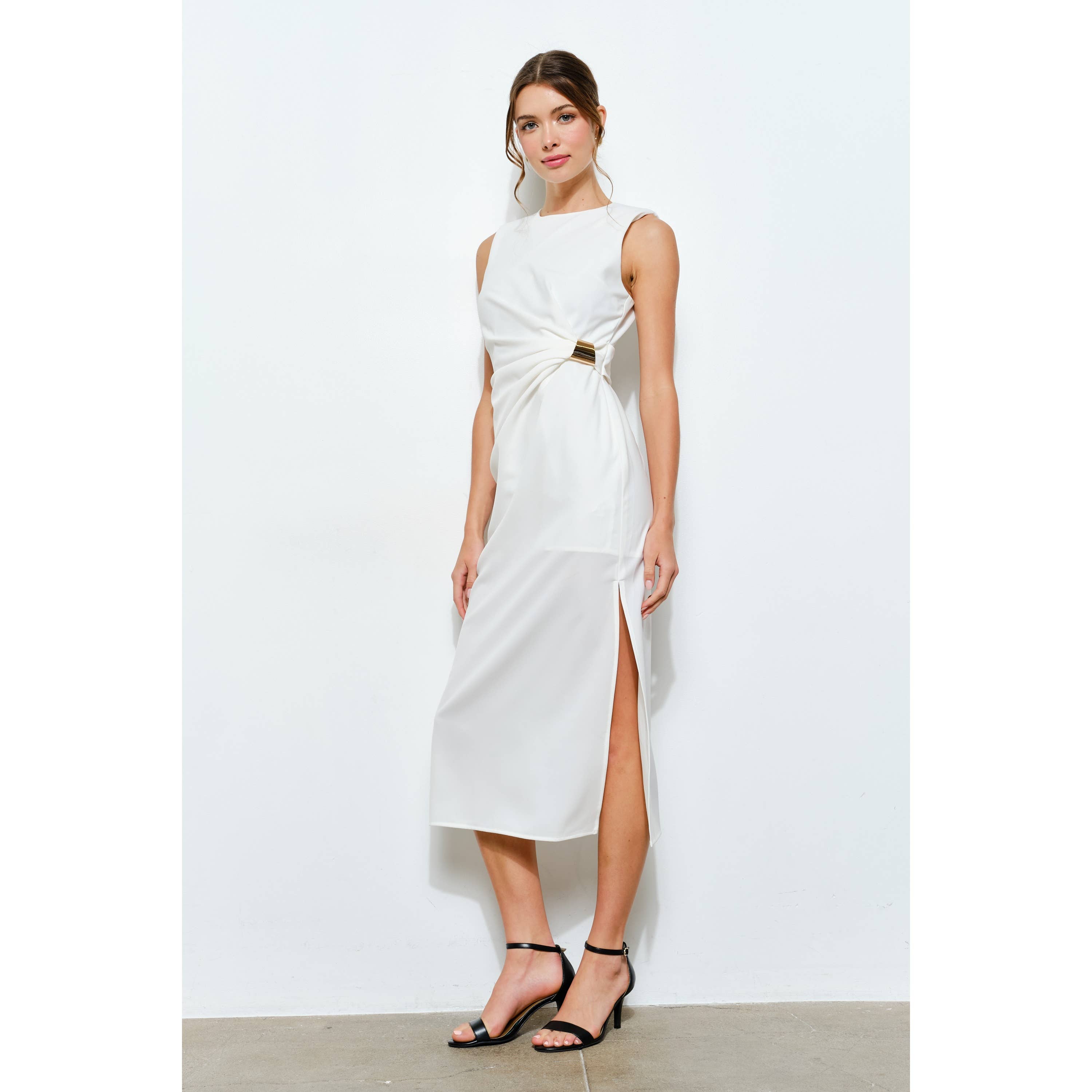 INA - Vendita all'ingrosso Vestito - Donna - Abito midi senza maniche con drappeggio e accenti dorati8