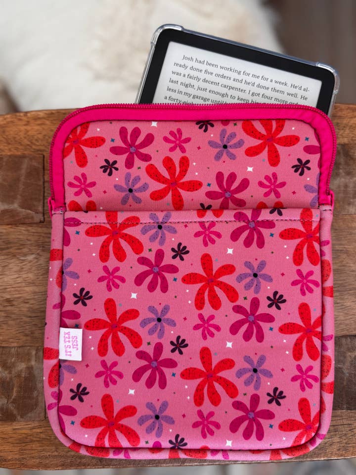 e-reader/tablet sleeve - retro flowers for wholesale by It's Tex Jess